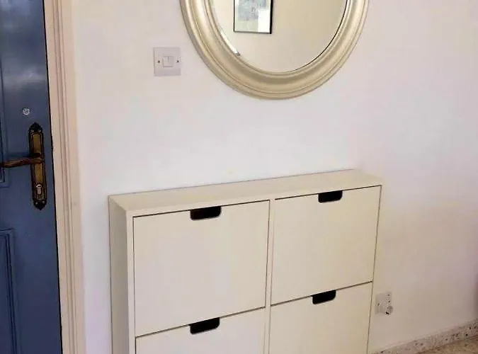 アパート Paradise Garden パ フォス